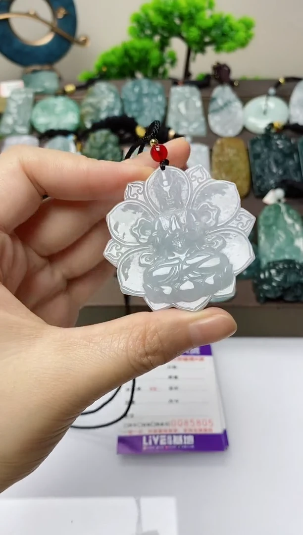 翡翠未镶嵌颈饰
