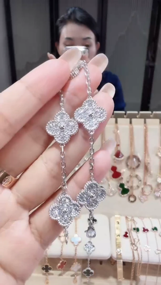 18K金镶嵌实验室培育钻石手链