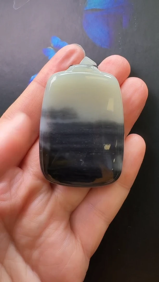 颈饰未镶嵌和田玉吊坠