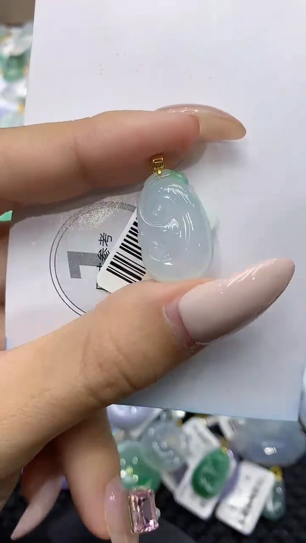 颈饰18K金镶嵌翡翠111111111111