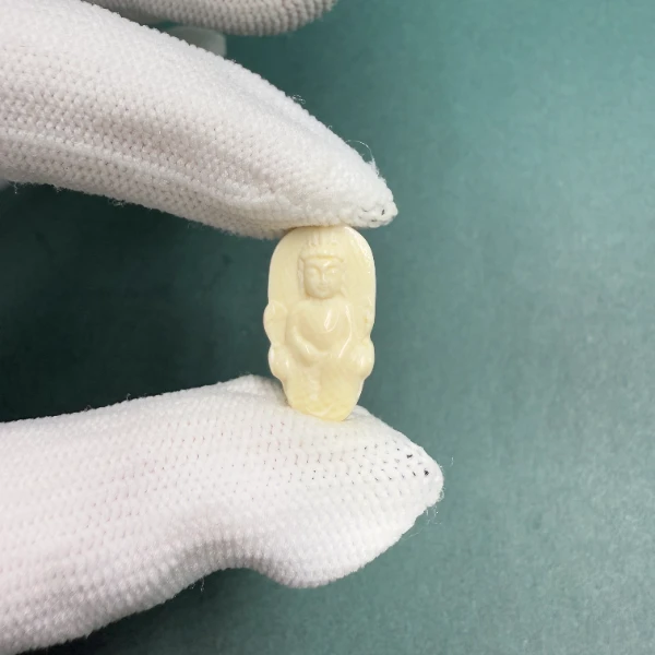 D1025天然猛犸牙  雕刻小佛牌 支持鉴定 假一罚四