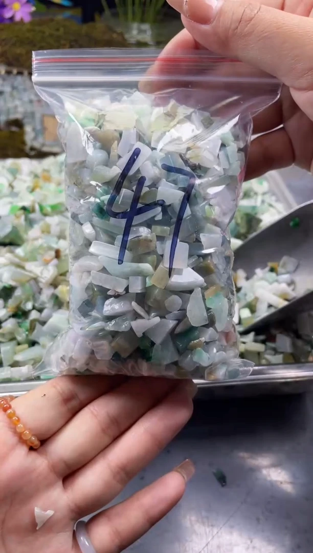 翡翠配石天然翡翠迷你500克47