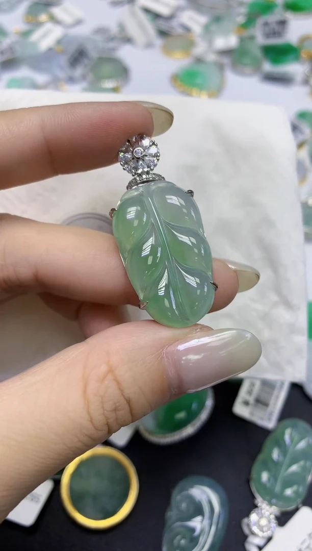 颈饰未镶嵌翡翠天然缅甸翡翠A货百元以上9元证书费自理