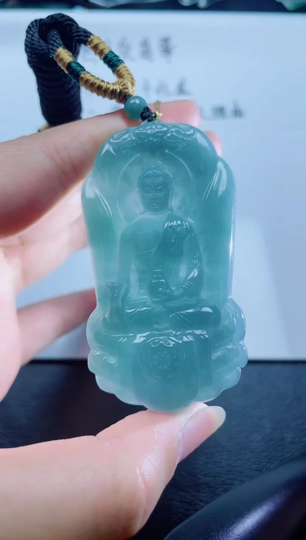 翡翠未镶嵌颈饰
