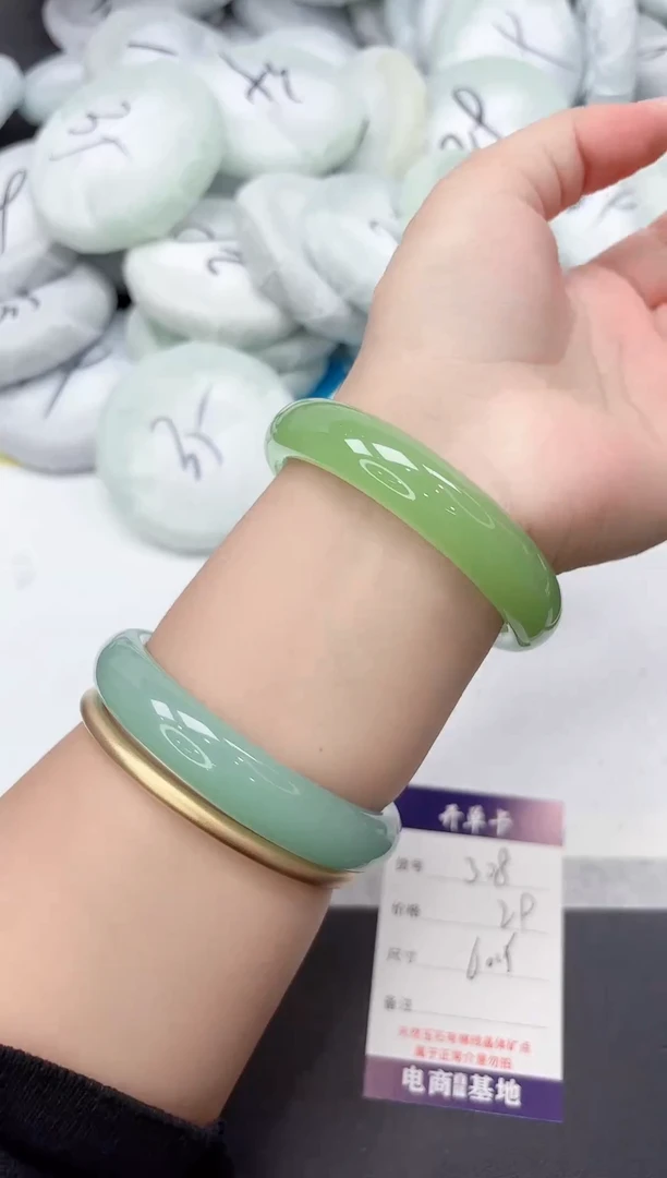 未镶嵌手镯石英质玉308-60.5