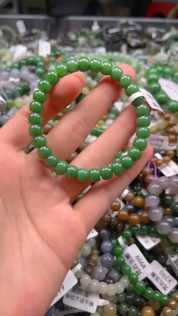 和田玉未镶嵌颈饰1