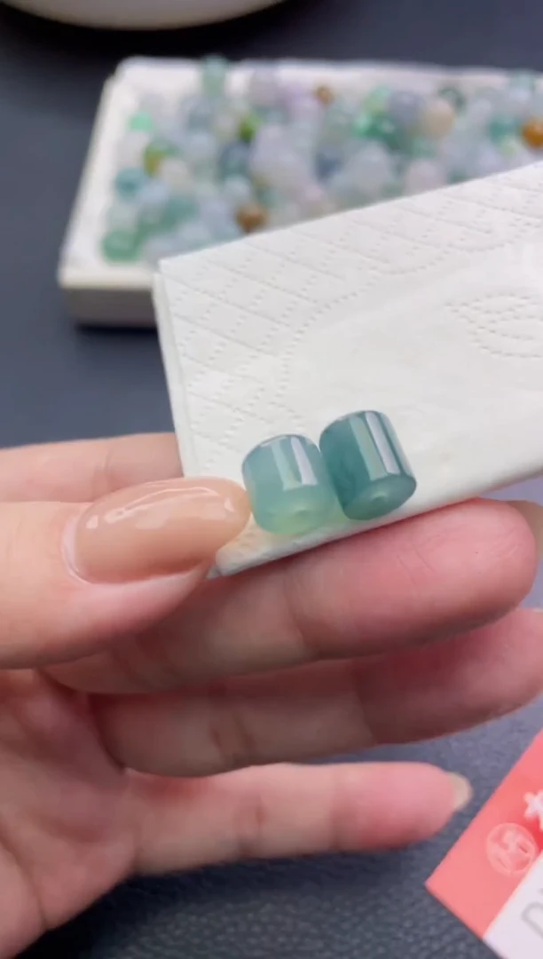 未镶嵌定制翡翠琉*月珠子