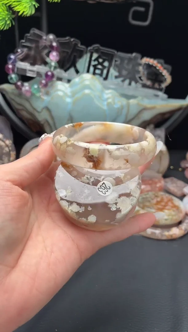 石英质玉手镯（圆镯）未镶嵌60