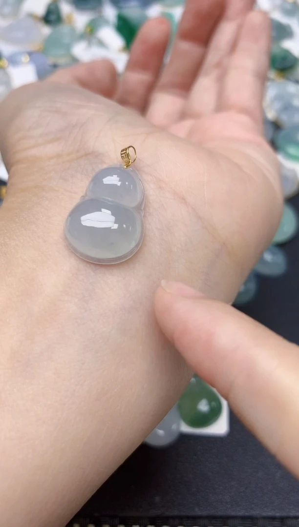 颈饰18K金镶嵌翡翠天然缅甸A货翡翠