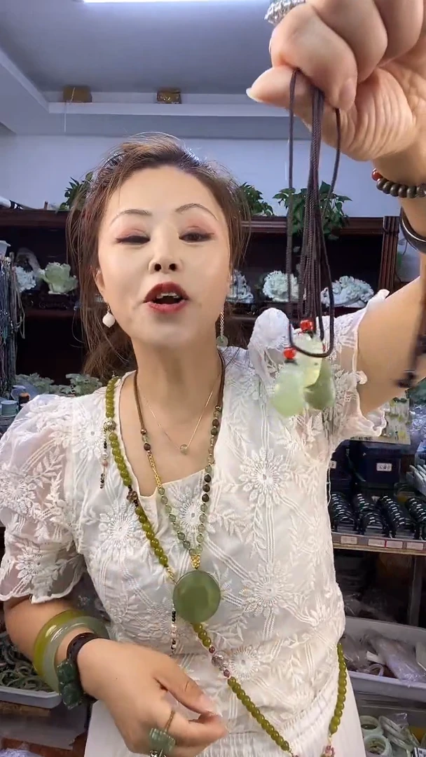 未镶嵌蛇纹石玉貔裘多样性发货其中之一