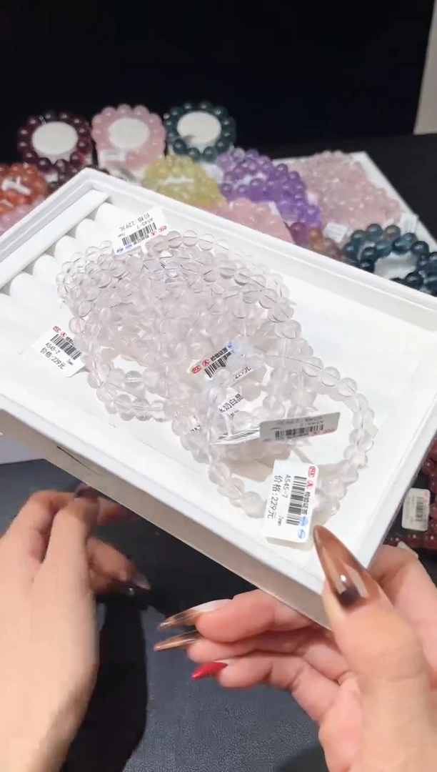 【闪购商品】水晶手链未镶嵌多样性发一奶白7mm