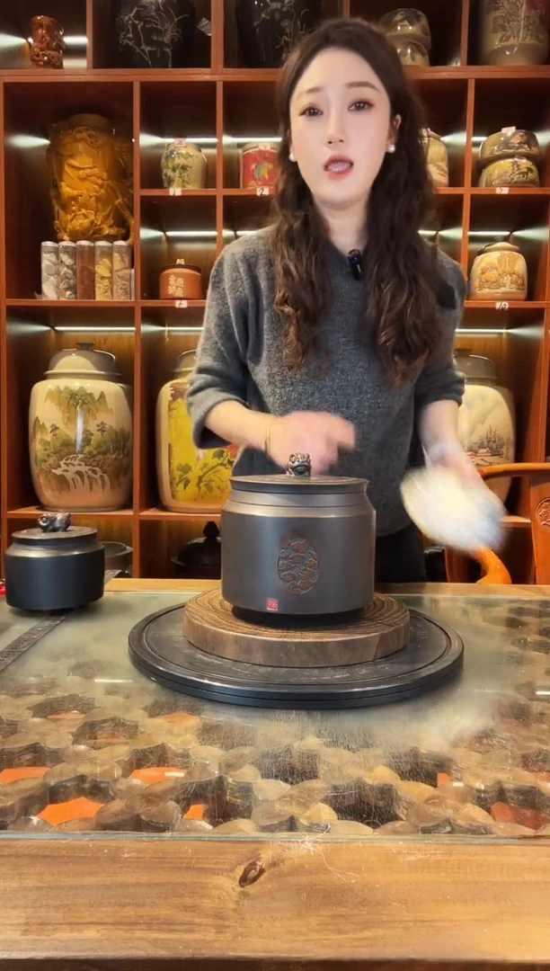 罐云南建水紫陶茶罐