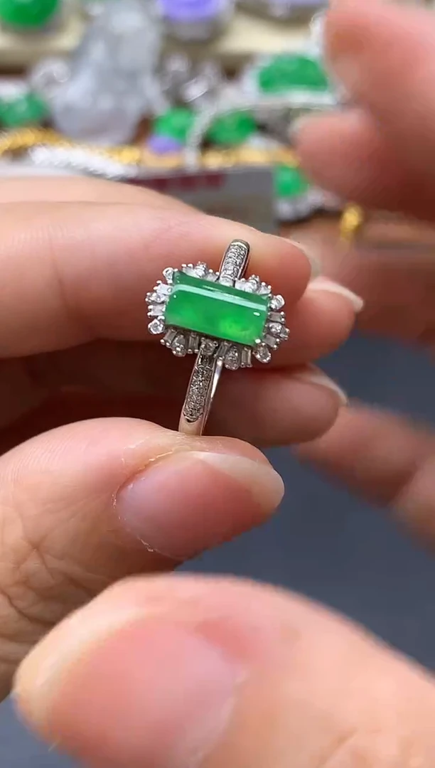 18K金镶嵌戒指翡翠448-中国好珍宝