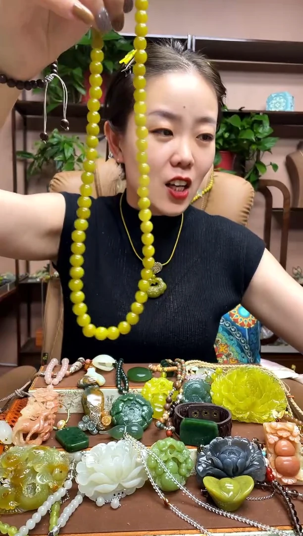 未镶嵌岫玉吊坠多样性发货发其中之一