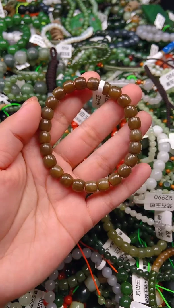 和田玉未镶嵌颈饰1