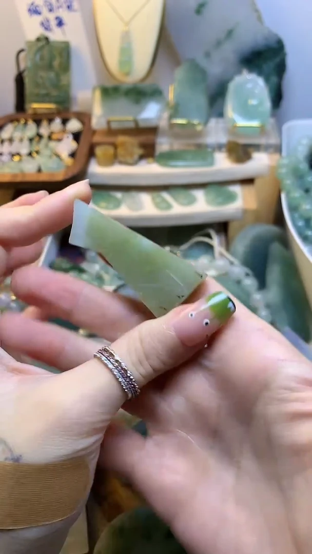 未镶嵌挂件翡翠缅甸A货翡翠,没有运费险,有纹有裂