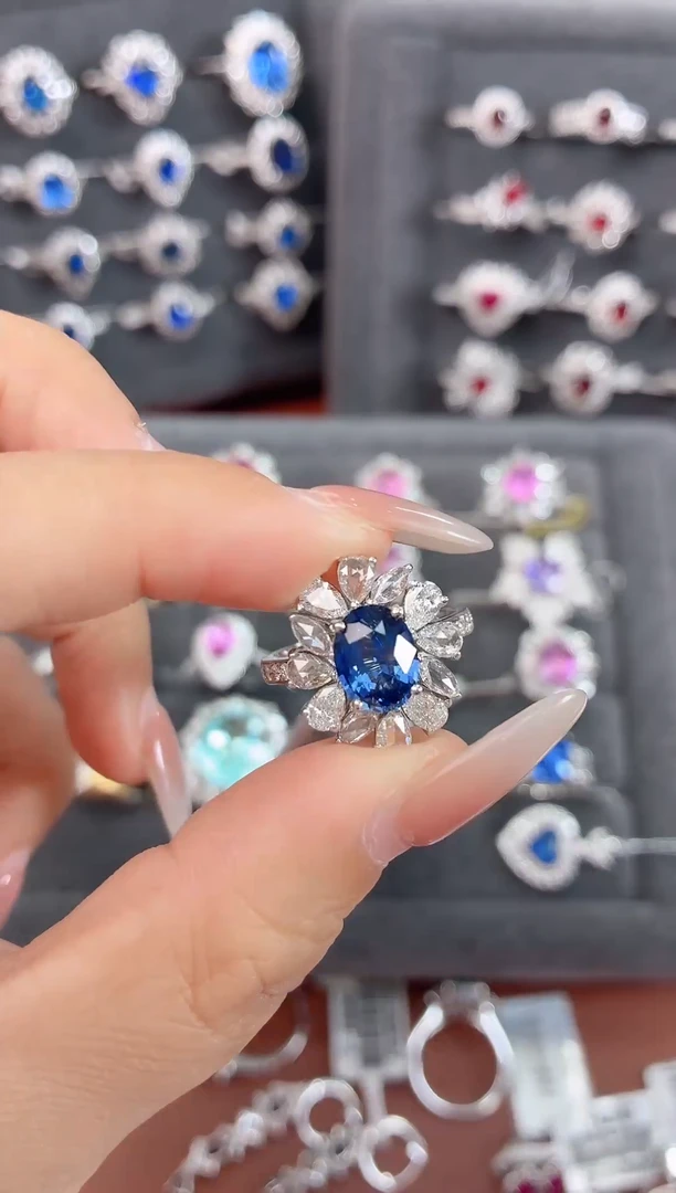 戒指蓝宝石18K金镶嵌-2.04ct