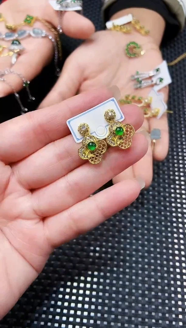 【闪购商品】翡翠耳饰未镶嵌111111111