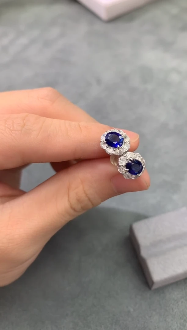 耳饰蓝宝石18K金镶嵌
