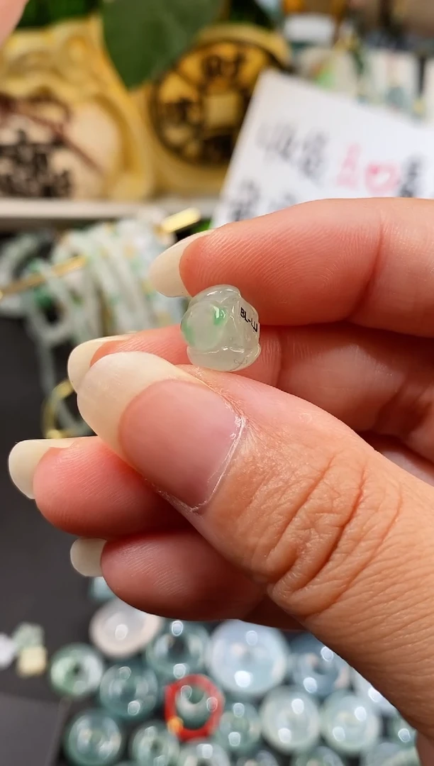 散珠翡翠冰种莲花珠