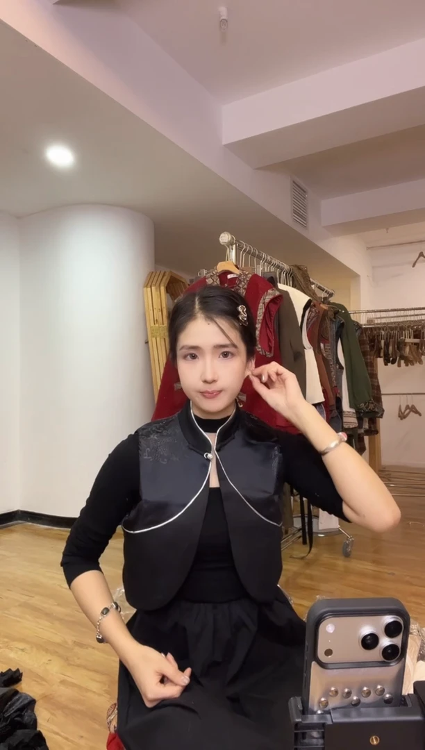 马甲       M码       80-110斤