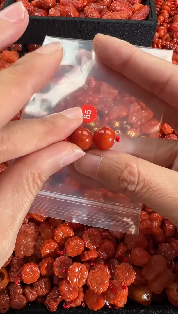 【闪购商品】南红玛瑙颈饰未镶嵌1