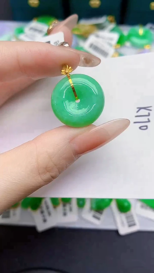 颈饰18K金镶嵌翡翠缅甸天然翡翠A货