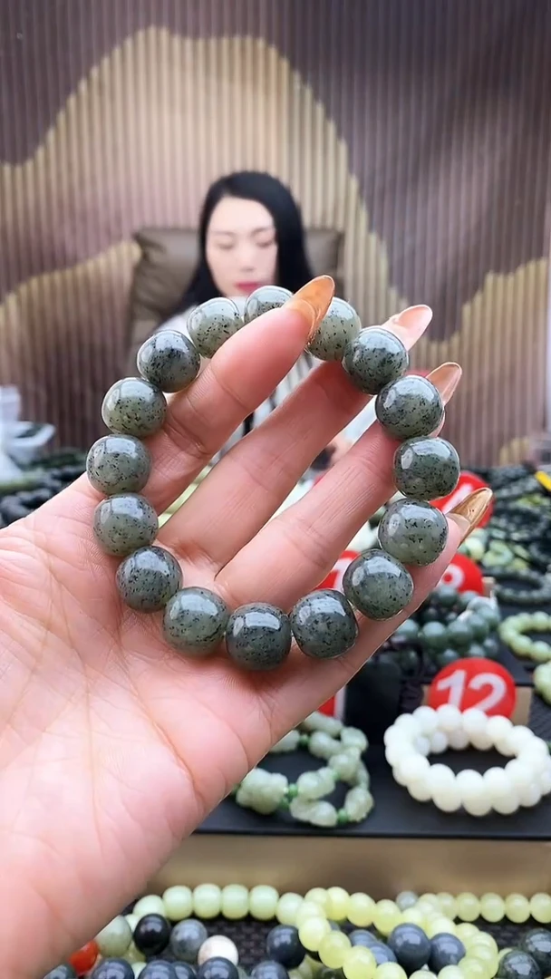 未镶嵌手串和田玉老型点墨青花14有包容