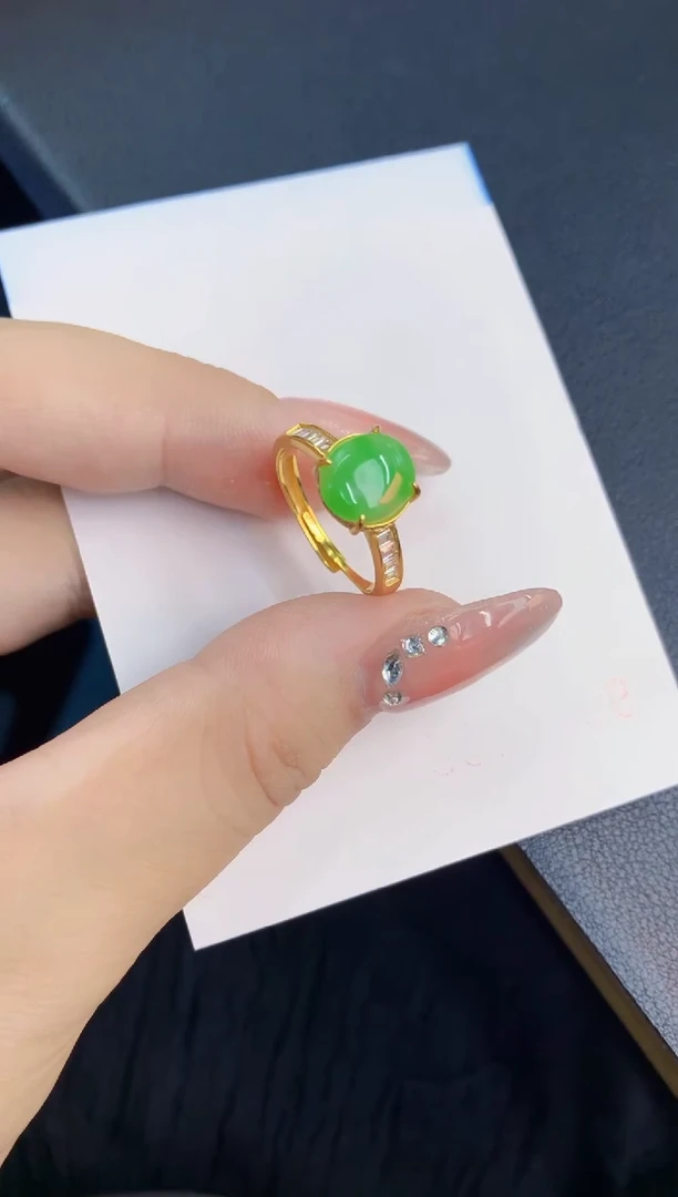 翡翠未镶嵌颈饰1