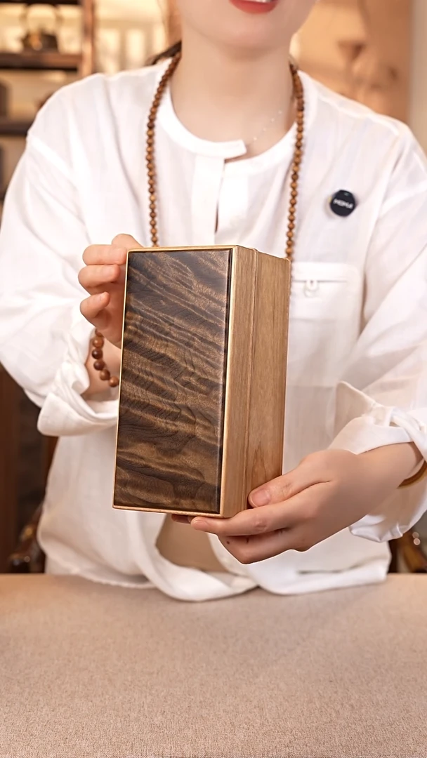 乌木类家具金丝楠阴沉木 精工手捧盒