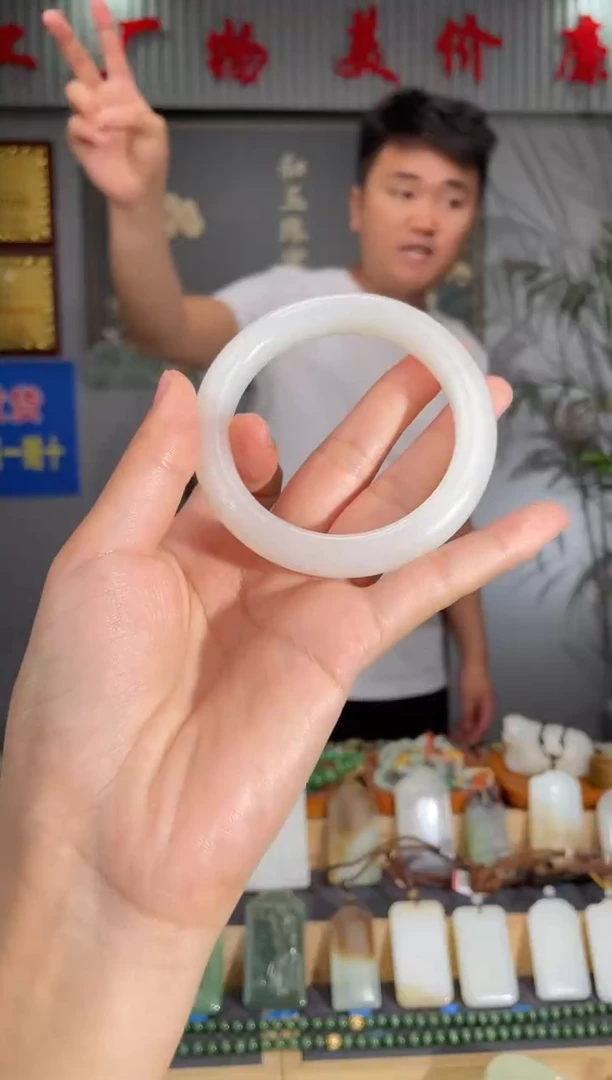 和田玉未镶嵌颈饰56+