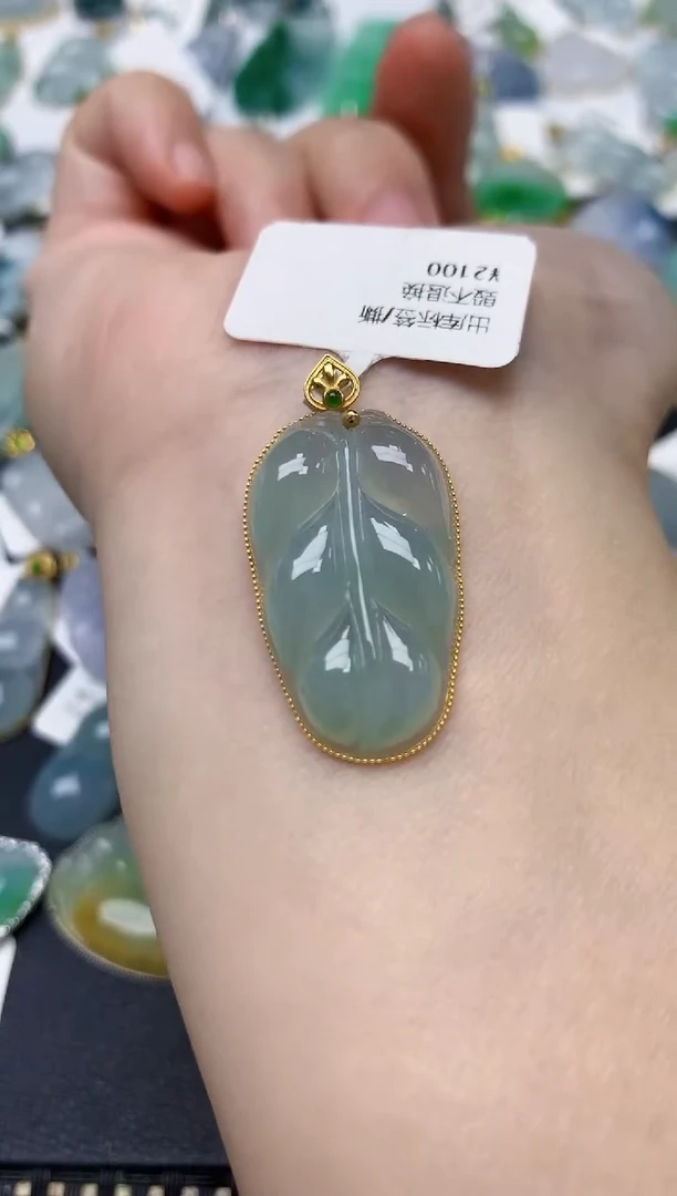 颈饰18K金镶嵌翡翠天然缅甸A货翡翠