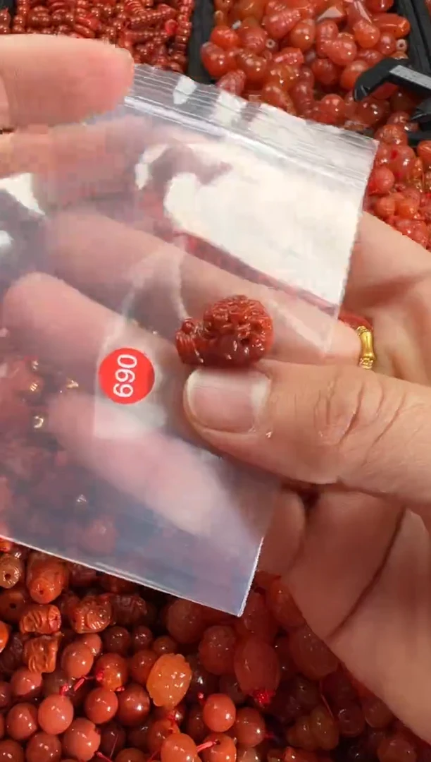 【闪购商品】南红玛瑙颈饰未镶嵌1