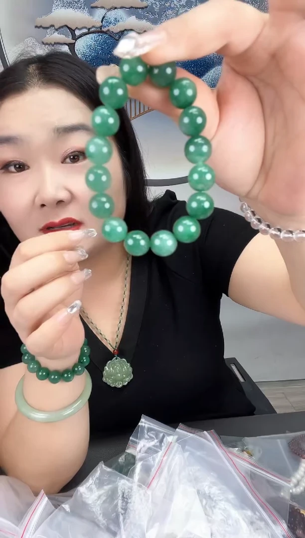 石英质玉非洲翠手串未镶嵌非洲翠手串