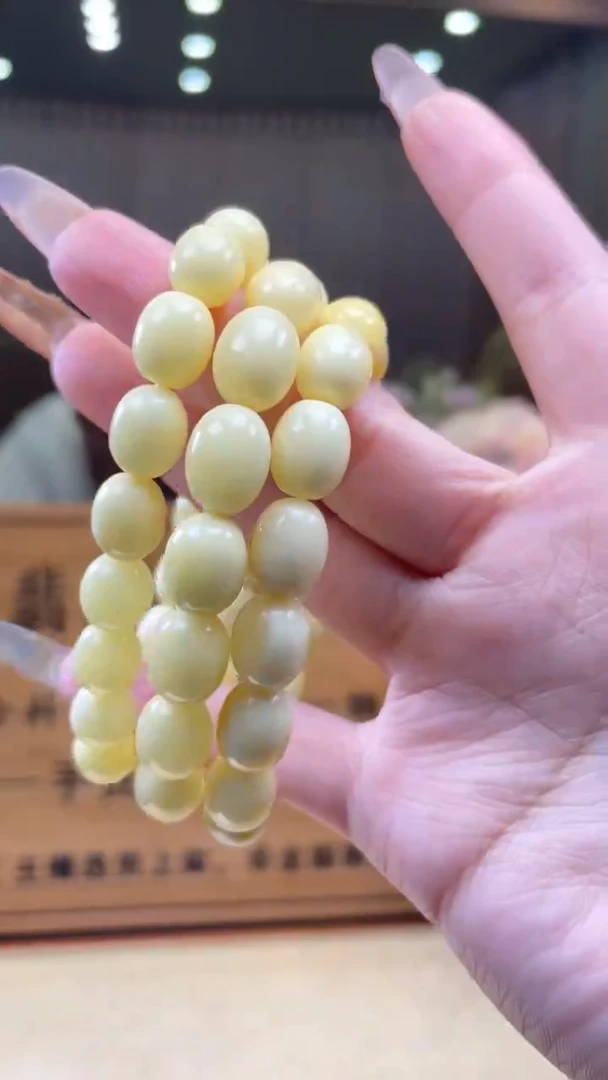未镶嵌颈饰蜜蜡多样性发货 (只发一件) *A22