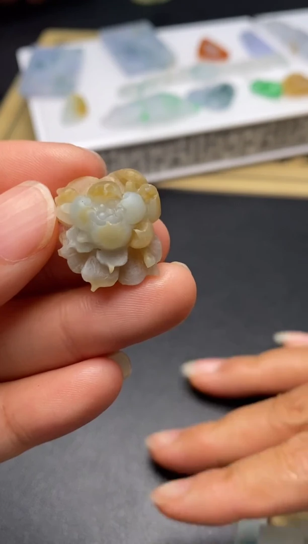 定制翡翠未镶嵌翡翠毛货多样性发其一