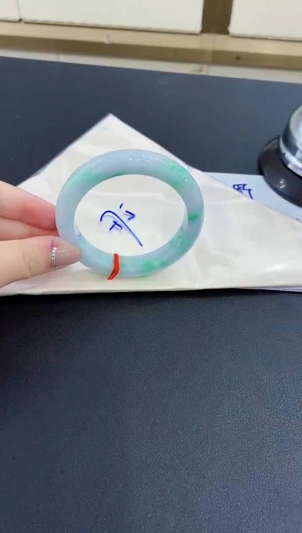 未镶嵌手镯翡翠翡翠手镯