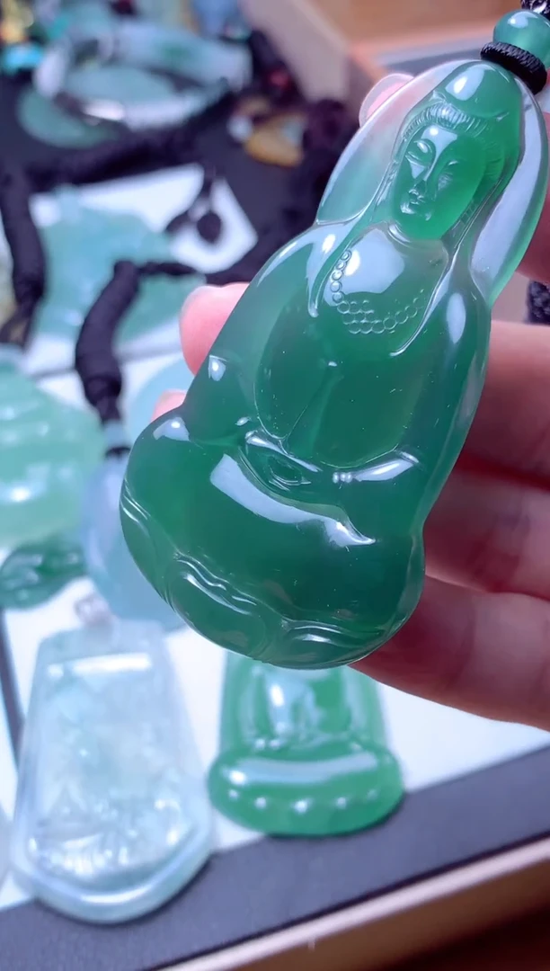 颈饰未镶嵌翡翠天然A货翡翠