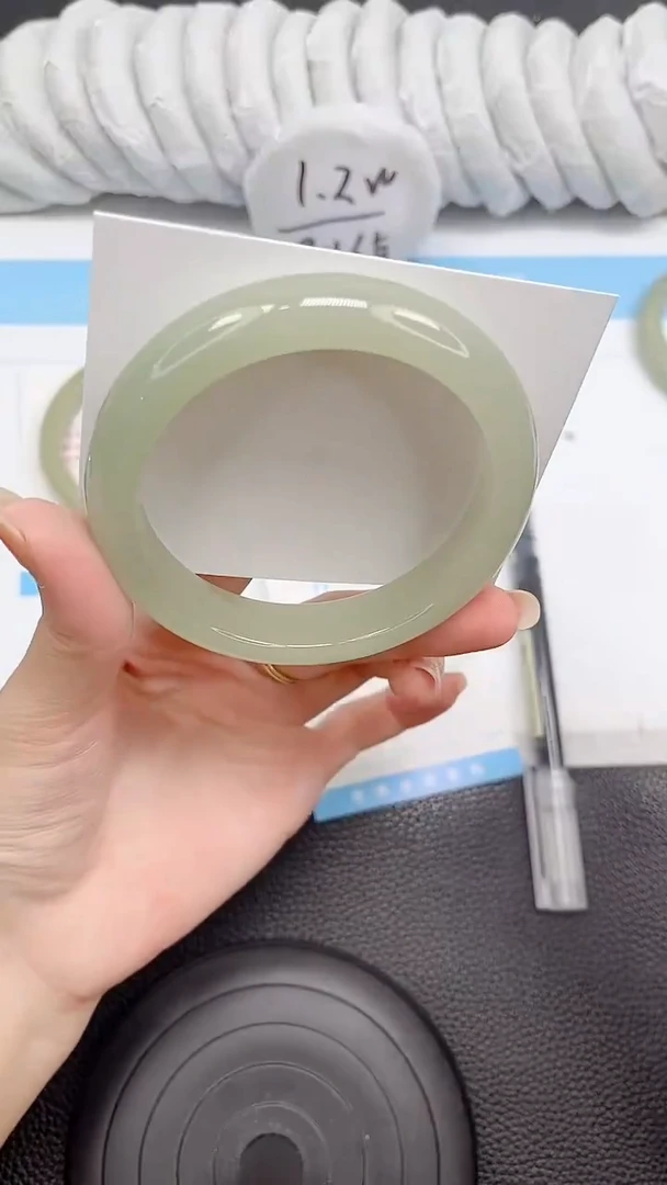 未镶嵌手镯石英质玉86-64