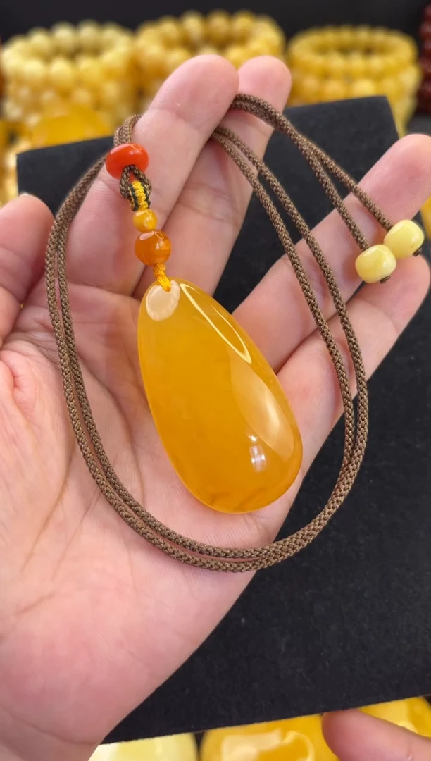 蜜蜡颈饰未镶嵌橘黄蜜糖水滴