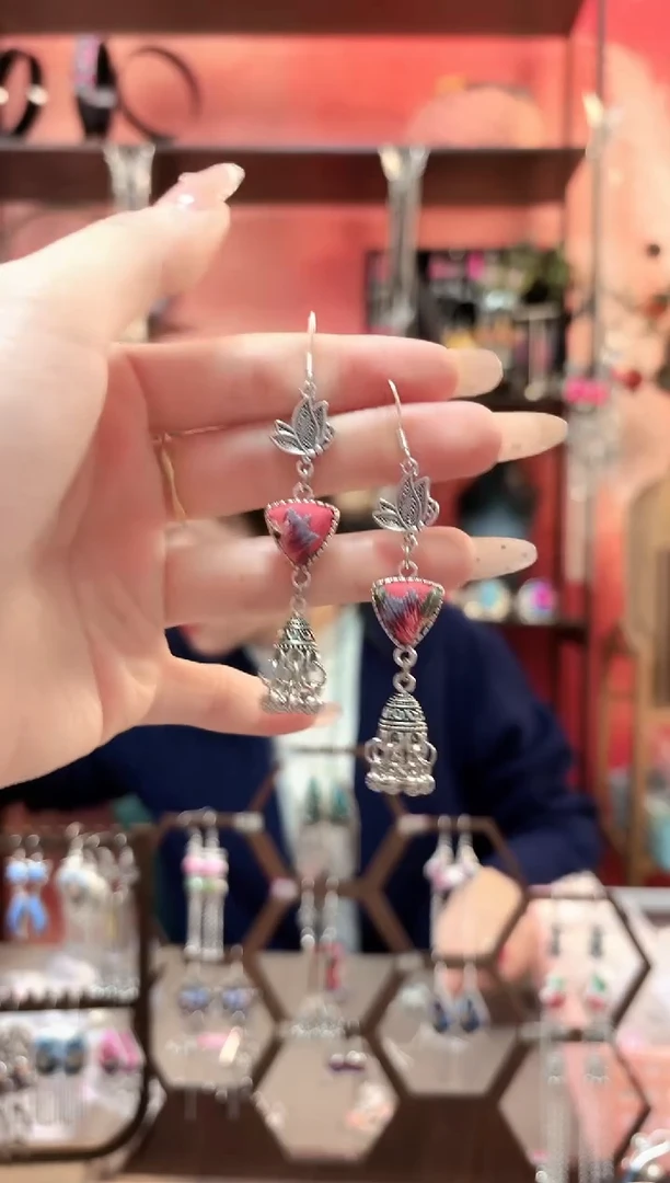 织绣云织谣民族风精美饰品   7