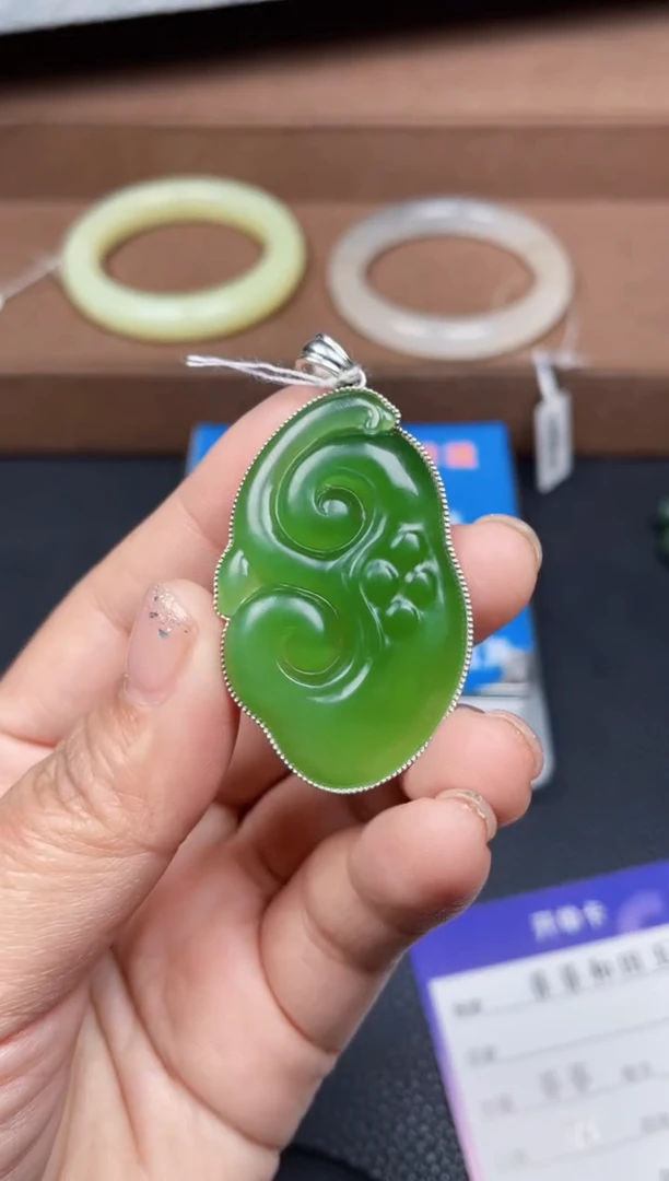 颈饰银S925镶嵌和田玉F610