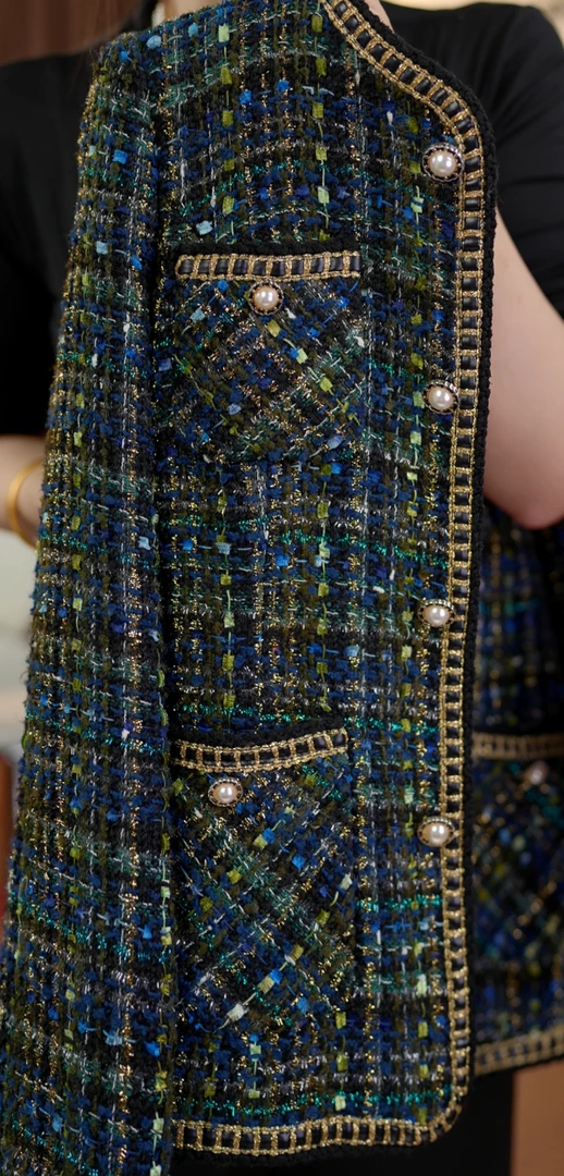 X07【高品质】短款法式高级感粗花小香风外衣-蕾蕾