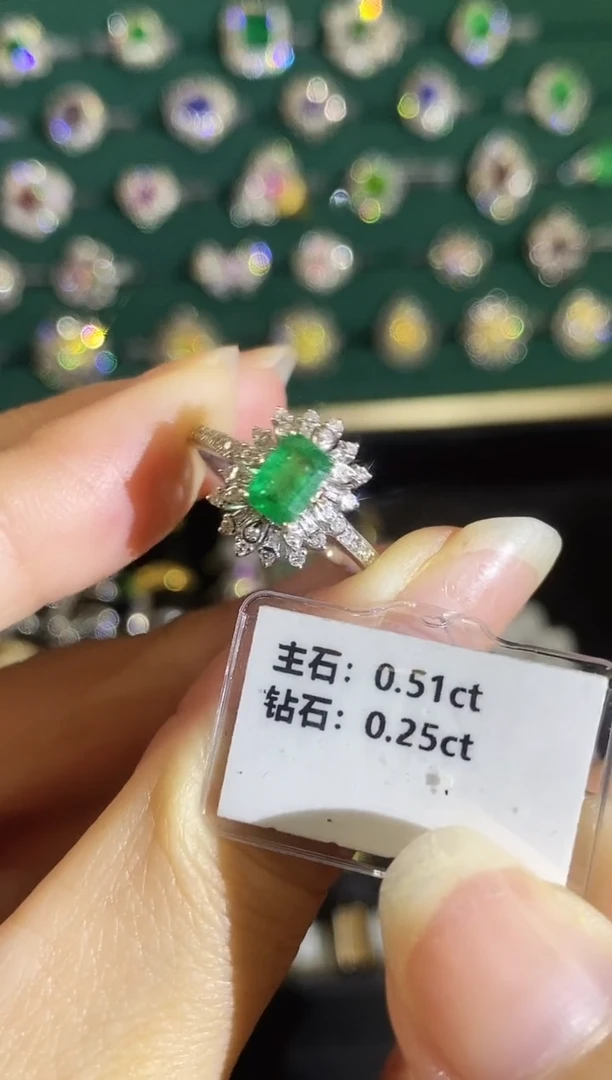18K金镶嵌戒指祖母绿025
