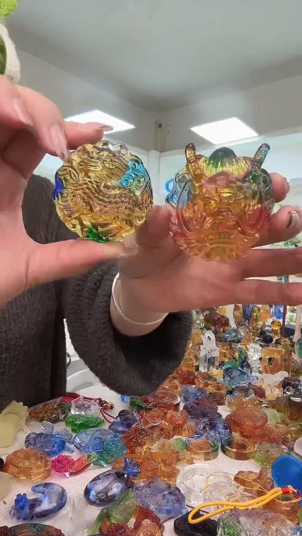 手工艺品琉璃麒麟+龙王