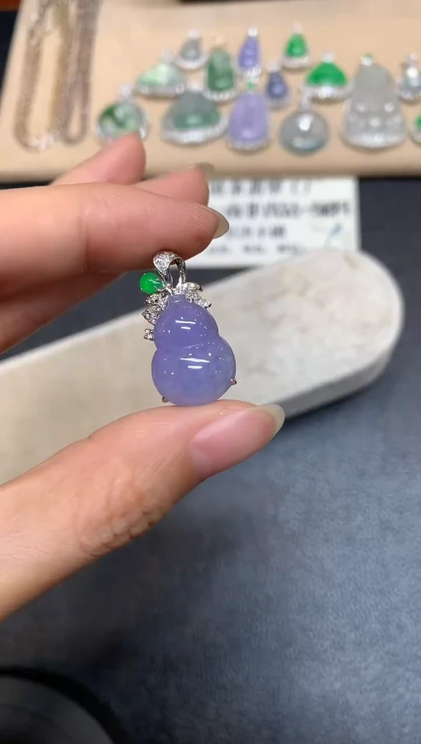 翡翠18K金镶嵌颈饰葫芦【无服务费