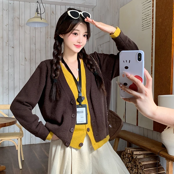 加厚保暖撞色拼接假两件针织毛衣开衫百搭2025年大码女装秋冬新款