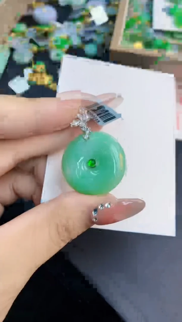 翡翠未镶嵌颈饰1