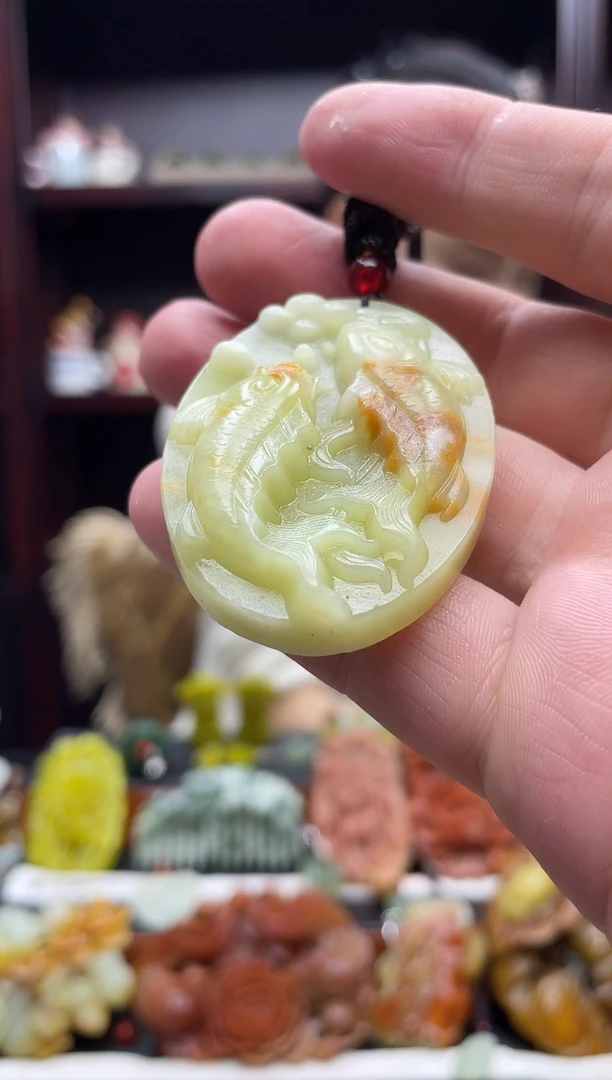 岫玉未镶嵌吊坠·