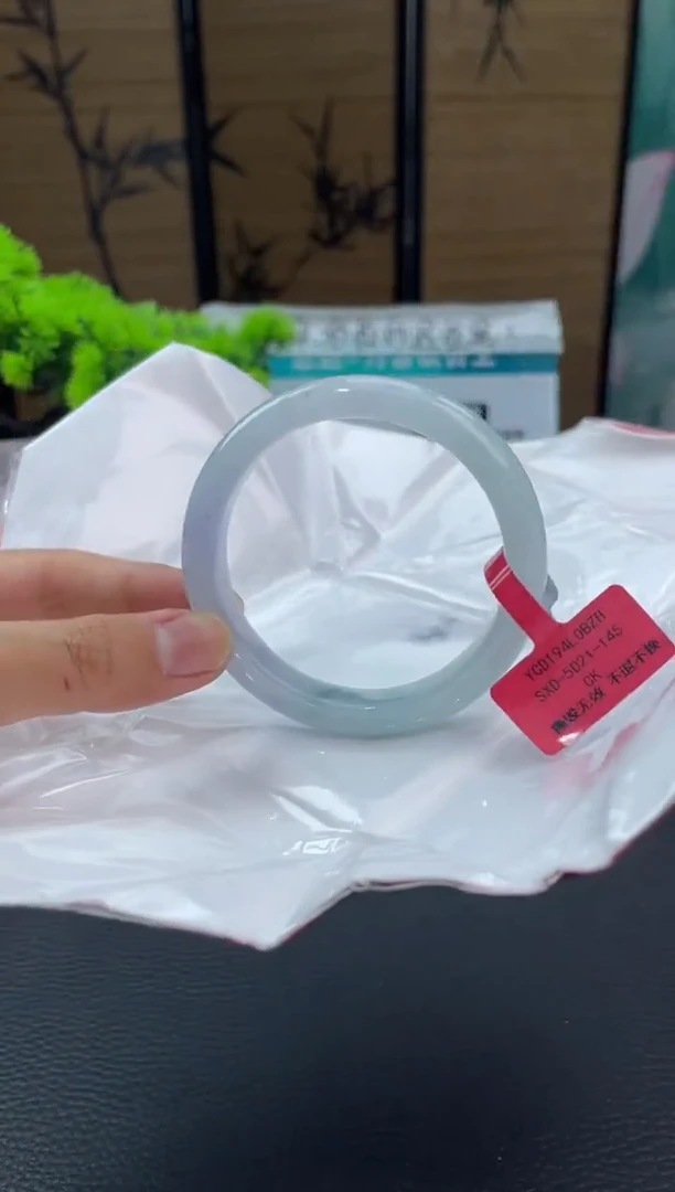 翡翠手镯未镶嵌20